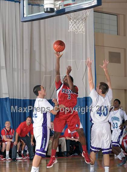 Thumbnail 3 in King vs. Silverado (MaxPreps Holiday Classic) photogallery.