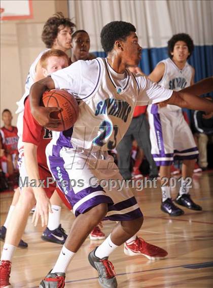 Thumbnail 2 in King vs. Silverado (MaxPreps Holiday Classic) photogallery.