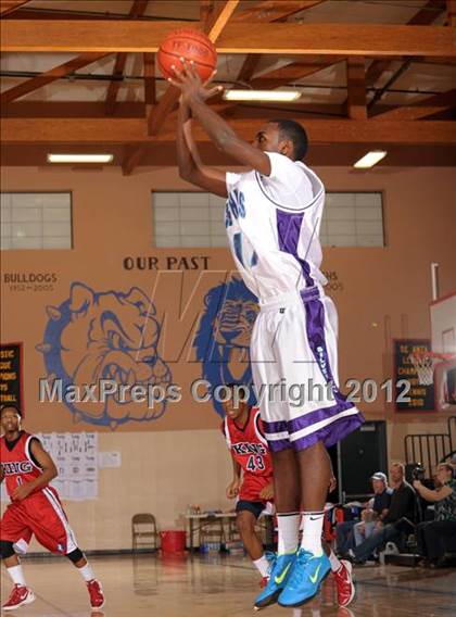 Thumbnail 1 in King vs. Silverado (MaxPreps Holiday Classic) photogallery.