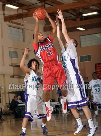 Thumbnail 2 in King vs. Silverado (MaxPreps Holiday Classic) photogallery.