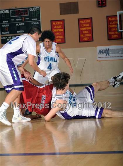 Thumbnail 1 in King vs. Silverado (MaxPreps Holiday Classic) photogallery.