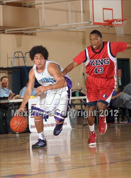 Thumbnail 1 in King vs. Silverado (MaxPreps Holiday Classic) photogallery.