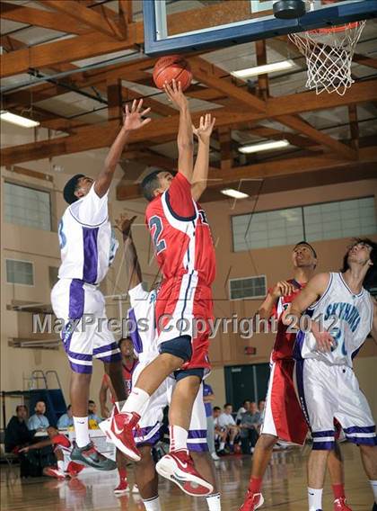 Thumbnail 1 in King vs. Silverado (MaxPreps Holiday Classic) photogallery.
