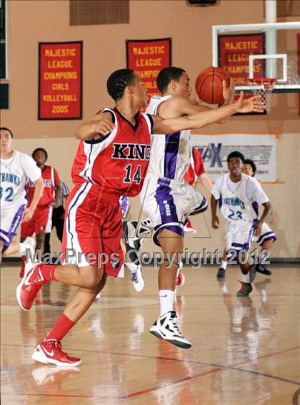 Thumbnail 1 in King vs. Silverado (MaxPreps Holiday Classic) photogallery.