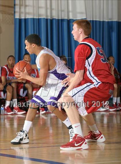 Thumbnail 3 in King vs. Silverado (MaxPreps Holiday Classic) photogallery.