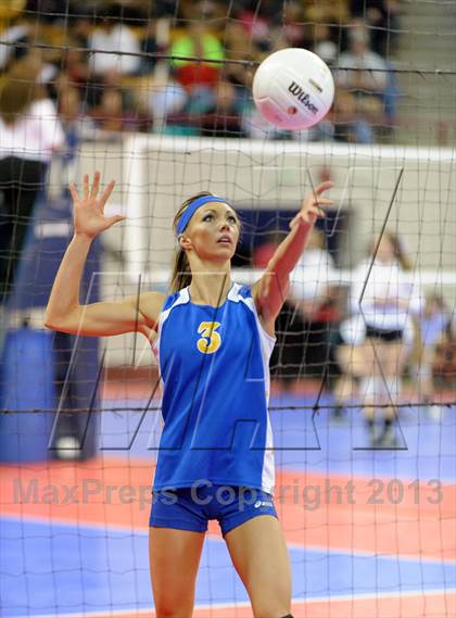 Thumbnail 2 in Dove Creek vs. Kit Carson (CHSAA 1A Pool I) photogallery.
