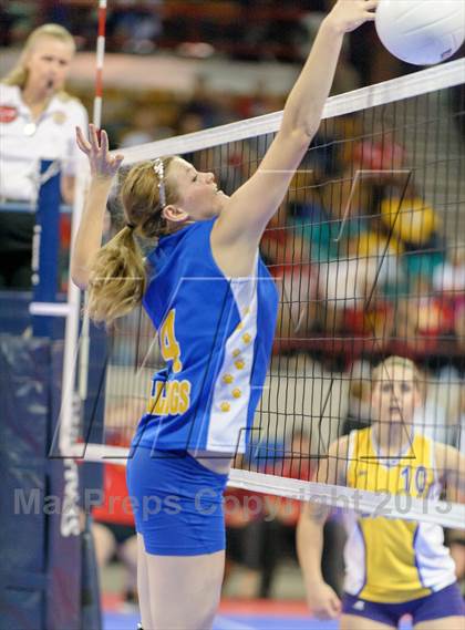Thumbnail 1 in Dove Creek vs. Kit Carson (CHSAA 1A Pool I) photogallery.