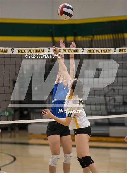 Thumbnail 2 in JV: Hillsboro @ Putnam photogallery.