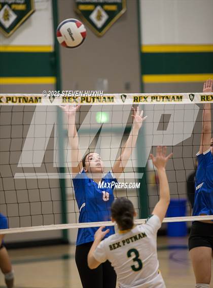 Thumbnail 1 in JV: Hillsboro @ Putnam photogallery.