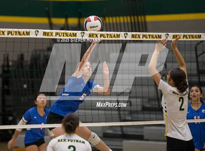 Thumbnail 2 in JV: Hillsboro @ Putnam photogallery.