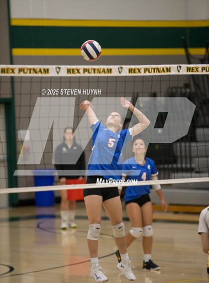 Thumbnail 3 in JV: Hillsboro @ Putnam photogallery.