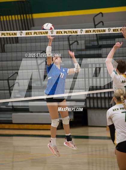 Thumbnail 1 in JV: Hillsboro @ Putnam photogallery.