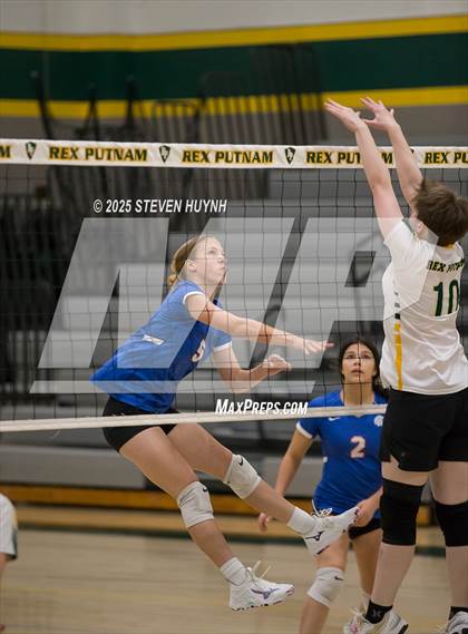 Thumbnail 2 in JV: Hillsboro @ Putnam photogallery.