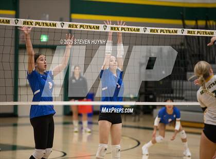 Thumbnail 2 in JV: Hillsboro @ Putnam photogallery.