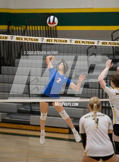 Thumbnail 3 in JV: Hillsboro @ Putnam photogallery.