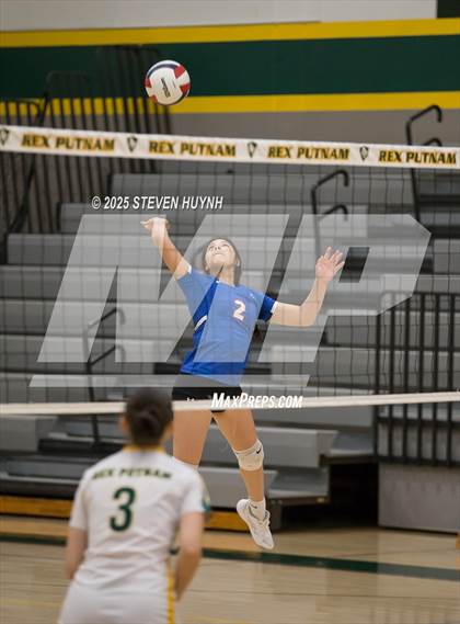 Thumbnail 1 in JV: Hillsboro @ Putnam photogallery.