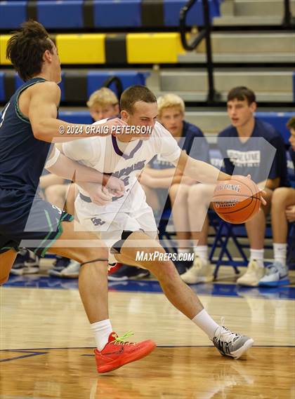Thumbnail 2 in Spring Creek vs. Ridgeline photogallery.