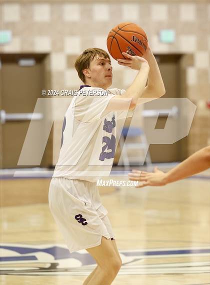 Thumbnail 1 in Spring Creek vs. Ridgeline photogallery.