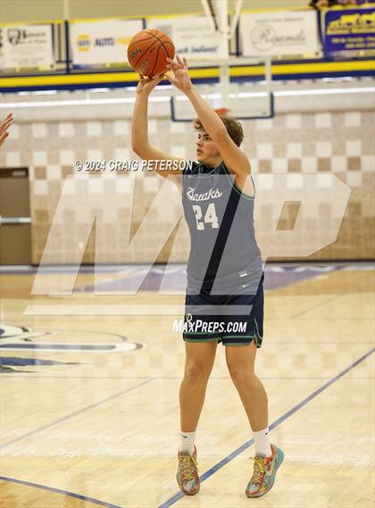 Thumbnail 2 in Spring Creek vs. Ridgeline photogallery.