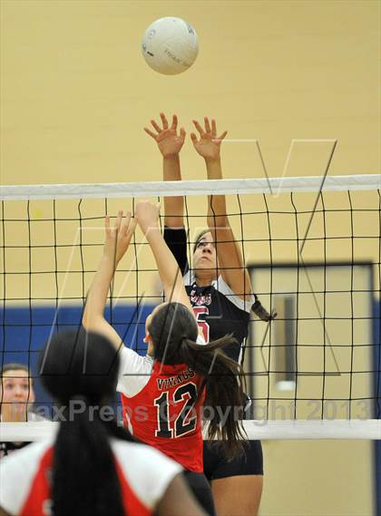 Thumbnail 3 in Northeast vs Cardinal O'Hara (AAA District 12 Championship) photogallery.