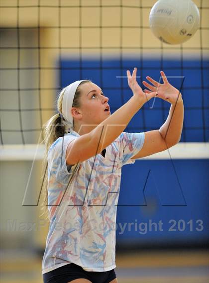 Thumbnail 3 in Northeast vs Cardinal O'Hara (AAA District 12 Championship) photogallery.