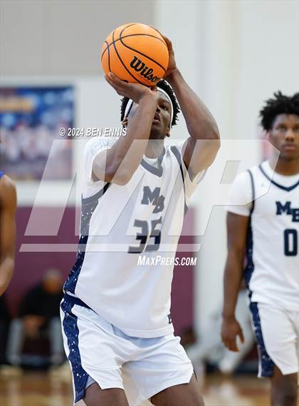 Thumbnail 2 in Mt. Bethel Christian Academy vs. McCallie (Hard in the Paint) photogallery.