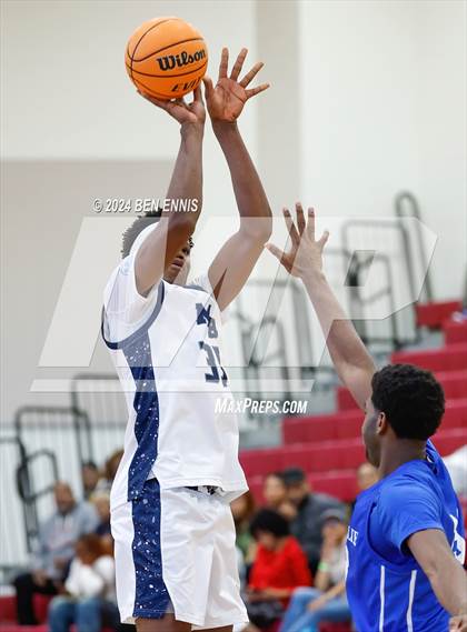 Thumbnail 1 in Mt. Bethel Christian Academy vs. McCallie (Hard in the Paint) photogallery.