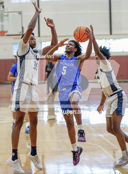 Thumbnail 3 in Mt. Bethel Christian Academy vs. McCallie (Hard in the Paint) photogallery.