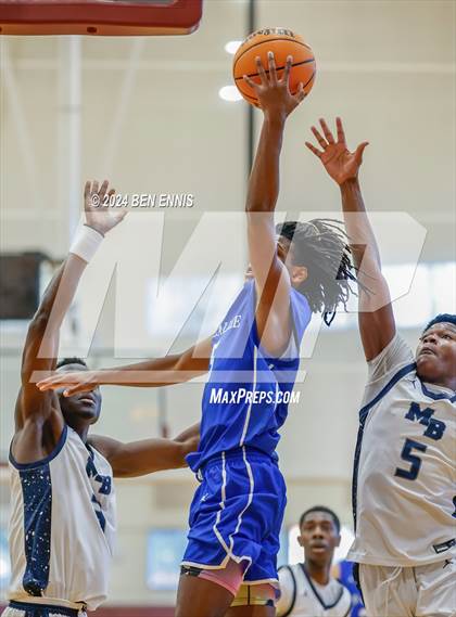 Thumbnail 2 in Mt. Bethel Christian Academy vs. McCallie (Hard in the Paint) photogallery.