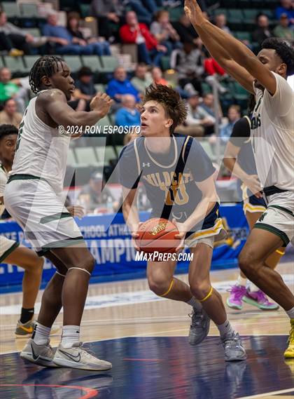 Thumbnail 2 in Elmont vs West Genesee (NYSPHSAA Class AA Final) photogallery.