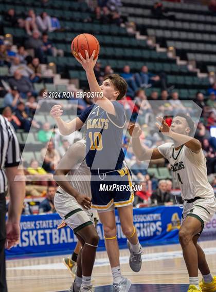 Thumbnail 3 in Elmont vs West Genesee (NYSPHSAA Class AA Final) photogallery.