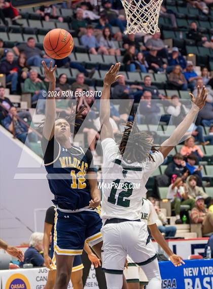 Thumbnail 2 in Elmont vs West Genesee (NYSPHSAA Class AA Final) photogallery.