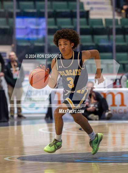 Thumbnail 3 in Elmont vs West Genesee (NYSPHSAA Class AA Final) photogallery.