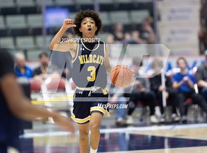 Thumbnail 3 in Elmont vs West Genesee (NYSPHSAA Class AA Final) photogallery.