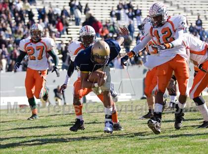 Thumbnail 3 in East Lincoln vs. Reidsville (NCHSAA 2-AA Football Final) photogallery.