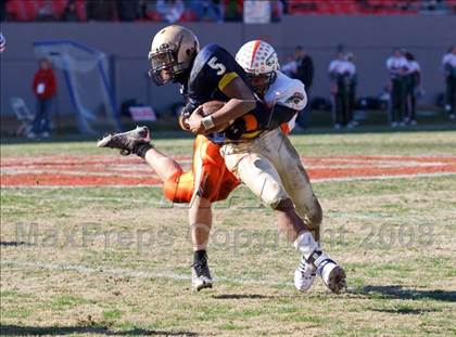 Thumbnail 1 in East Lincoln vs. Reidsville (NCHSAA 2-AA Football Final) photogallery.