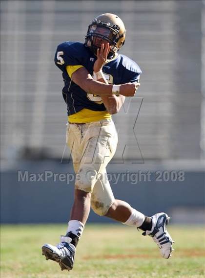 Thumbnail 3 in East Lincoln vs. Reidsville (NCHSAA 2-AA Football Final) photogallery.