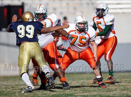 Thumbnail 3 in East Lincoln vs. Reidsville (NCHSAA 2-AA Football Final) photogallery.