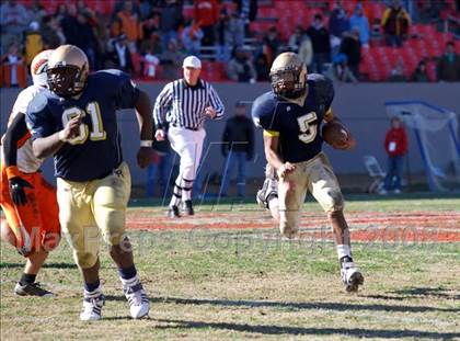 Thumbnail 3 in East Lincoln vs. Reidsville (NCHSAA 2-AA Football Final) photogallery.