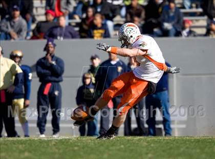 Thumbnail 1 in East Lincoln vs. Reidsville (NCHSAA 2-AA Football Final) photogallery.