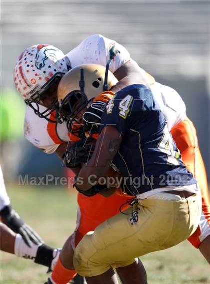 Thumbnail 1 in East Lincoln vs. Reidsville (NCHSAA 2-AA Football Final) photogallery.