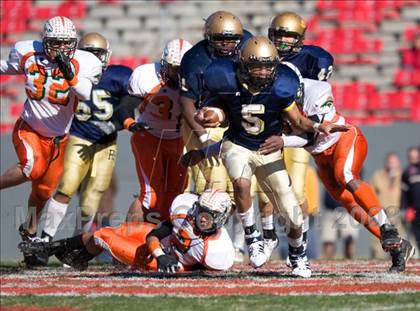 Thumbnail 2 in East Lincoln vs. Reidsville (NCHSAA 2-AA Football Final) photogallery.