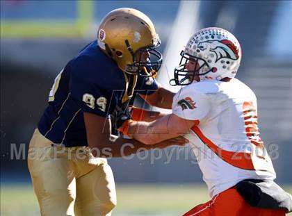 Thumbnail 3 in East Lincoln vs. Reidsville (NCHSAA 2-AA Football Final) photogallery.