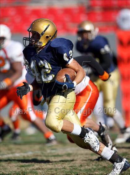 Thumbnail 1 in East Lincoln vs. Reidsville (NCHSAA 2-AA Football Final) photogallery.