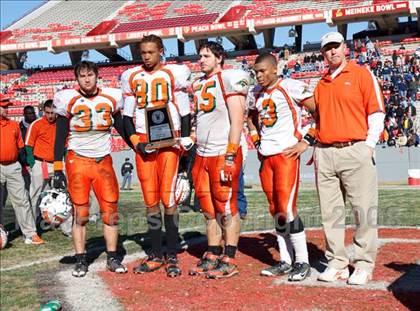 Thumbnail 1 in East Lincoln vs. Reidsville (NCHSAA 2-AA Football Final) photogallery.