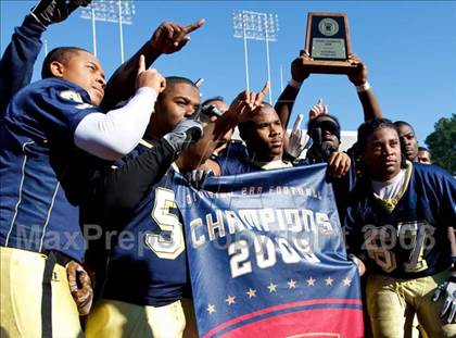 Thumbnail 2 in East Lincoln vs. Reidsville (NCHSAA 2-AA Football Final) photogallery.
