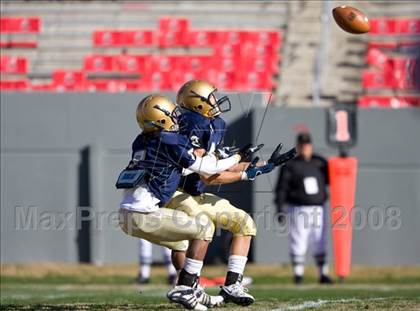 Thumbnail 1 in East Lincoln vs. Reidsville (NCHSAA 2-AA Football Final) photogallery.