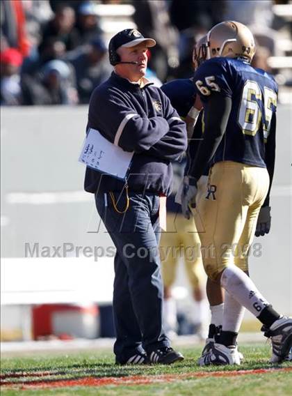 Thumbnail 1 in East Lincoln vs. Reidsville (NCHSAA 2-AA Football Final) photogallery.