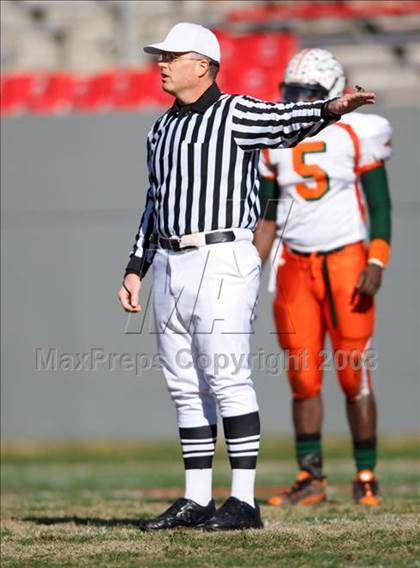Thumbnail 2 in East Lincoln vs. Reidsville (NCHSAA 2-AA Football Final) photogallery.