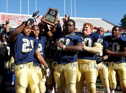 Thumbnail 3 in East Lincoln vs. Reidsville (NCHSAA 2-AA Football Final) photogallery.